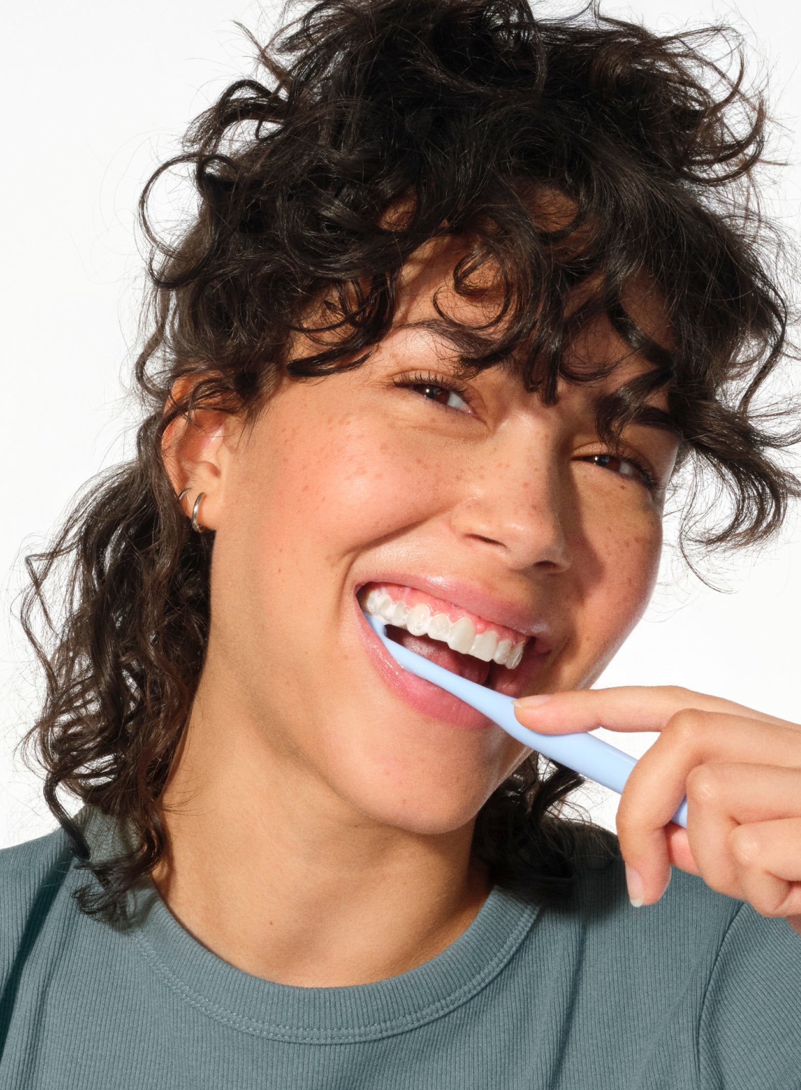 Whiten, clean, freshen